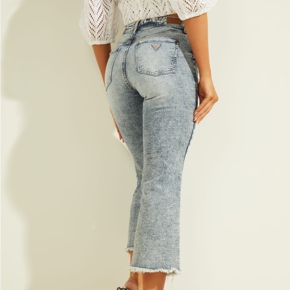 New GUESS Ayla Kick Flare Jeans SZ 26 - Picture 3 of 9